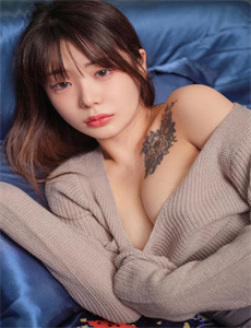 477C色卡入成身1是7七44/亚洲精品久久久久久一区