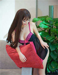 男生把困困放进女生的坤坤里视频,老湿机app