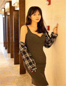 一女多夫同时上/成人美女摇乱后入式内射视频